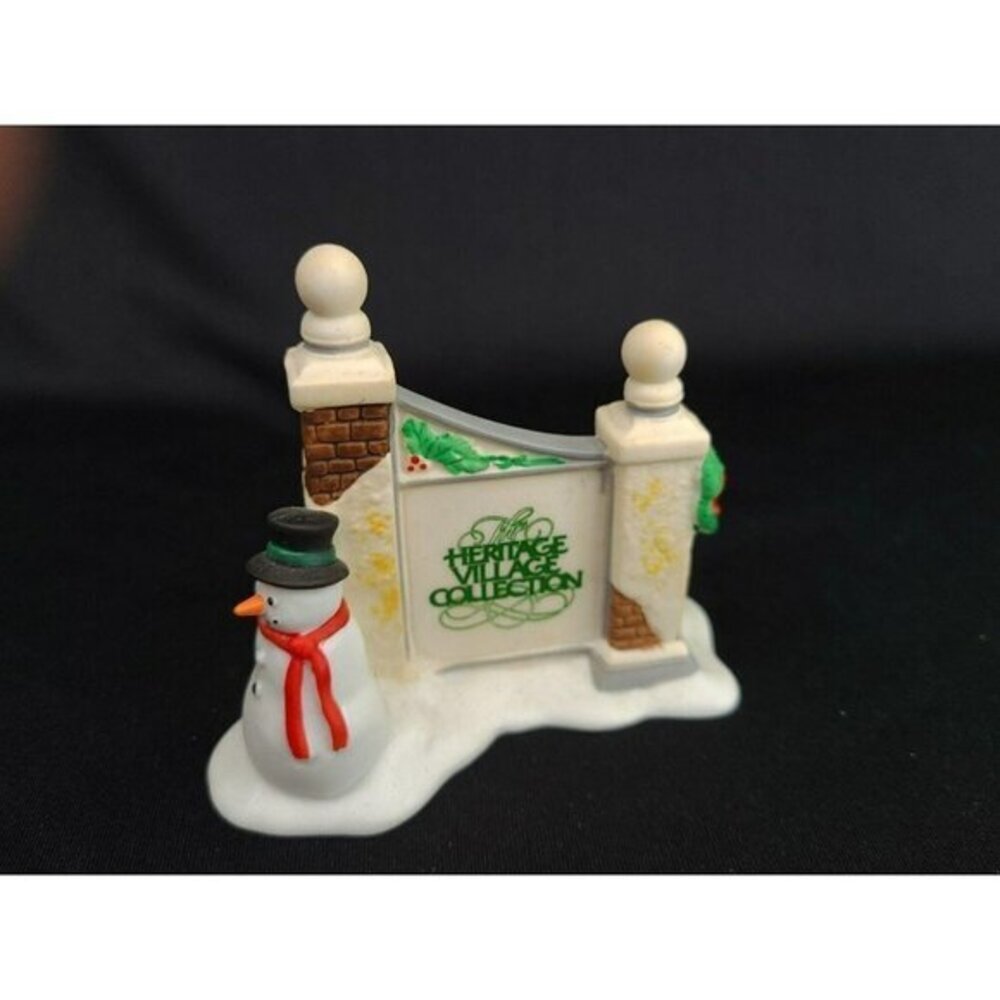Department 56 Heritage Village Sign with Snowman 55727 Dept 56